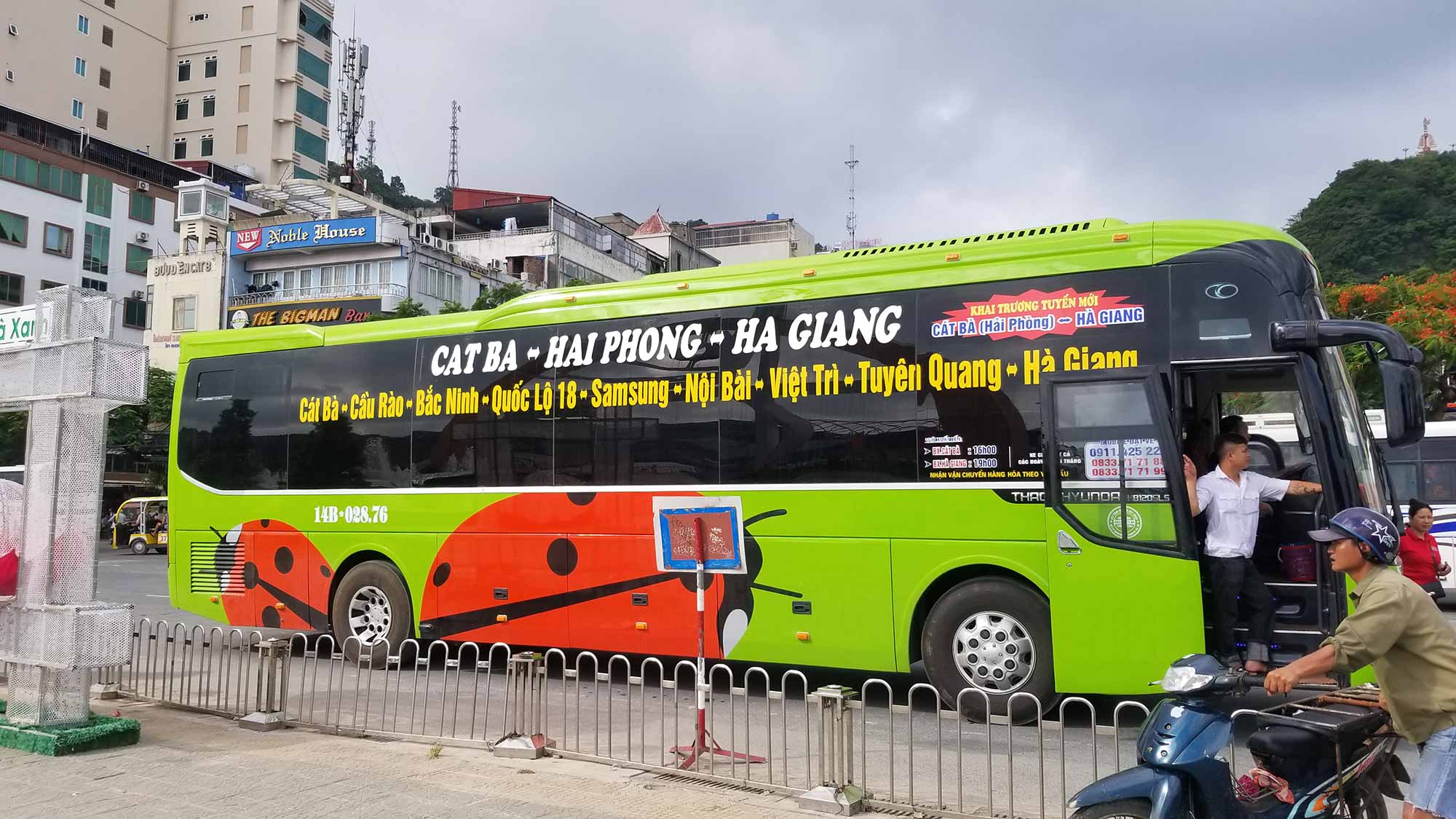 Bus-from-ha-giang-to-cat-ba-island